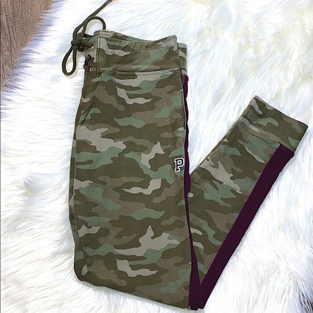 SOLD *** VS PINK 🍑✌🏽 Camo Ultimate Campus Joggers Sz L